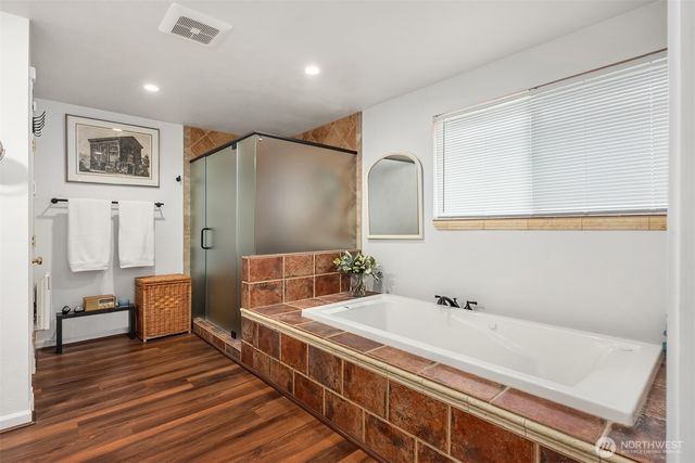 26468 Kingsview Loop NE, Kingston, WA 98346