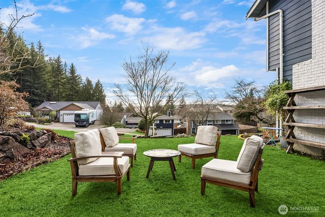 26468 Kingsview Loop NE, Kingston, WA 98346