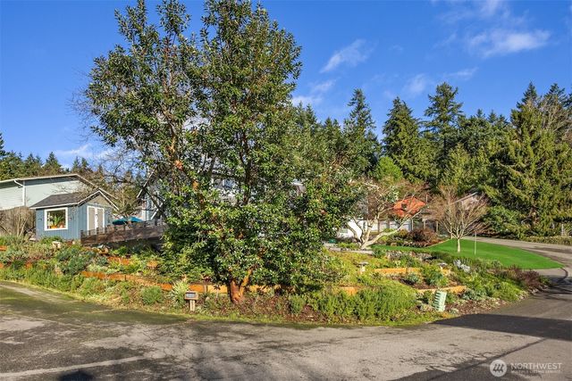 26468 Kingsview Loop NE, Kingston, WA 98346