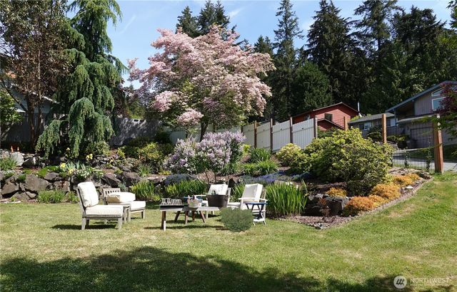 26468 Kingsview Loop NE, Kingston, WA 98346