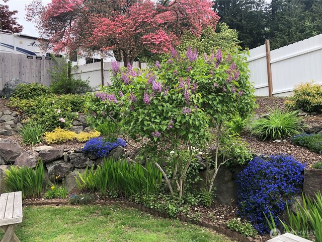 26468 Kingsview Loop NE, Kingston, WA 98346