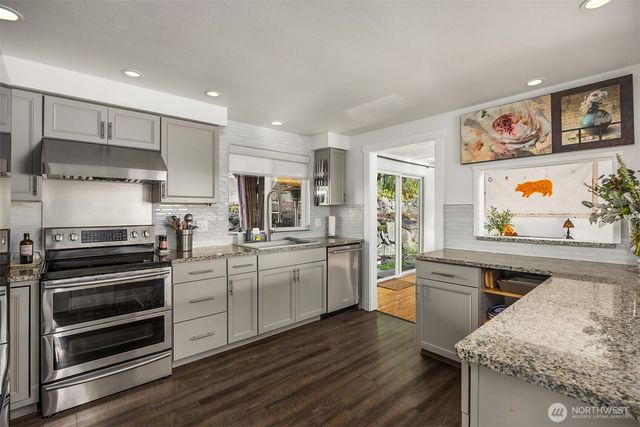 26468 Kingsview Loop NE, Kingston, WA 98346