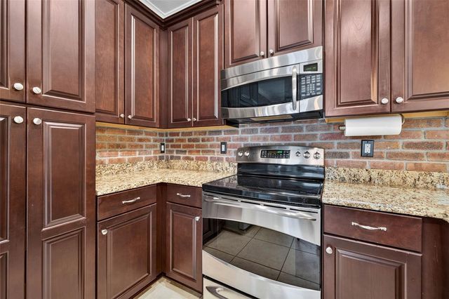 217 49TH AVENUE N, St Petersburg, FL 33703