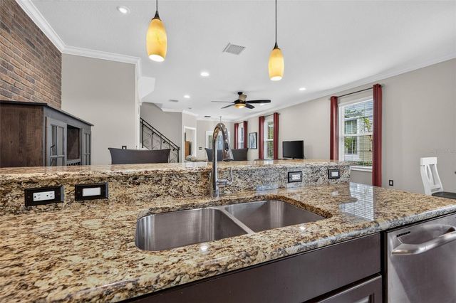 217 49TH AVENUE N, St Petersburg, FL 33703