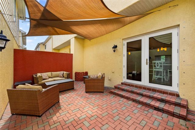 217 49TH AVENUE N, St Petersburg, FL 33703
