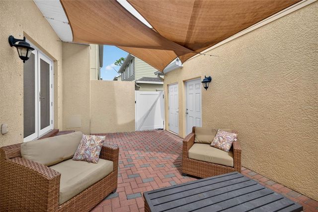 217 49TH AVENUE N, St Petersburg, FL 33703