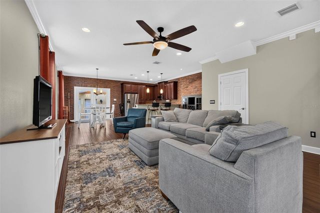 217 49TH AVENUE N, St Petersburg, FL 33703