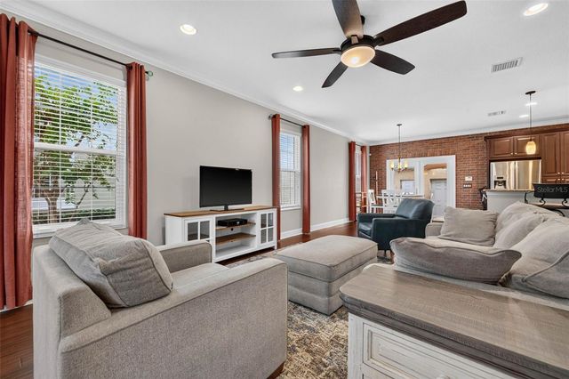 217 49TH AVENUE N, St Petersburg, FL 33703