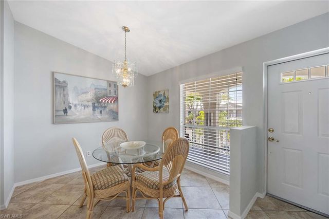 822 Gulf Pavillion DR 202, Naples, FL 34108