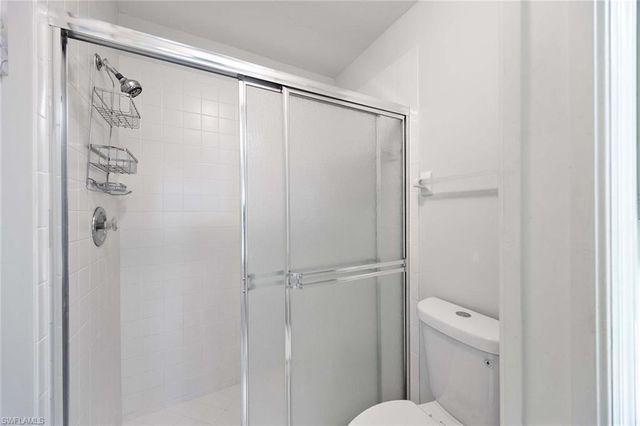 822 Gulf Pavillion DR 202, Naples, FL 34108