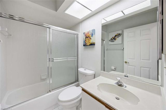 822 Gulf Pavillion DR 202, Naples, FL 34108