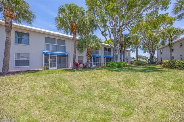 822 Gulf Pavillion DR 202, Naples, FL 34108