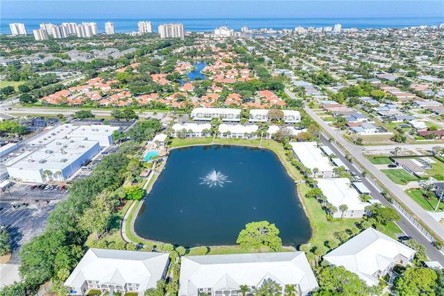 822 Gulf Pavillion DR 202, Naples, FL 34108