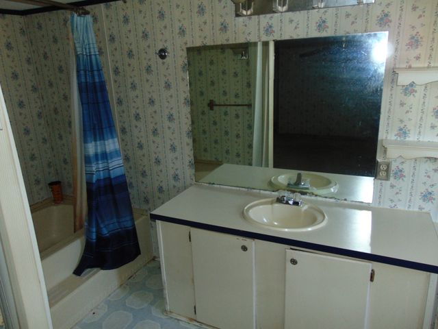 1361 Yell Rd, Lewisburg, TN 37091