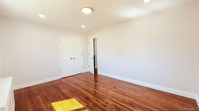 122 6th Street, Hicksville, NY 11801