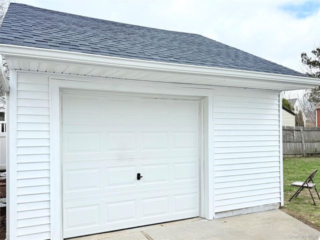 122 6th Street, Hicksville, NY 11801