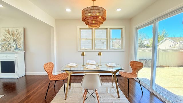 122 6th Street, Hicksville, NY 11801