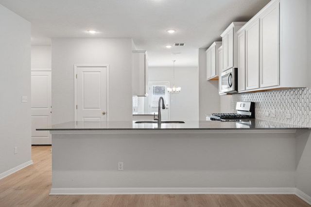 749 Treadwell LN, Kyle, TX 78640