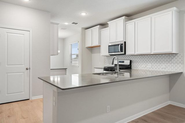 749 Treadwell LN, Kyle, TX 78640