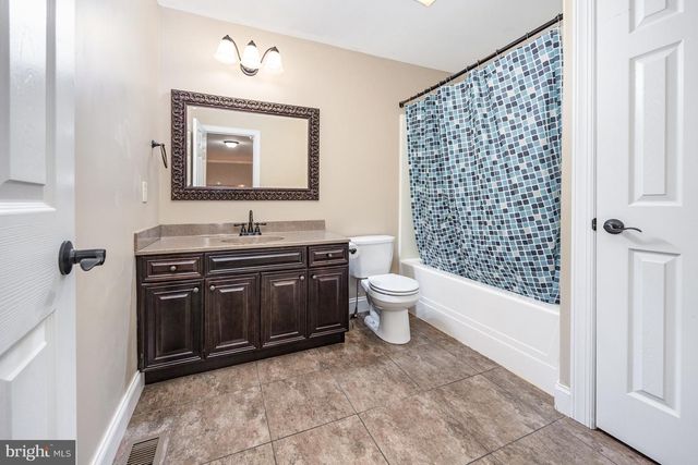 2005 GOLDEN COURT, Mechanicsburg, PA 17055