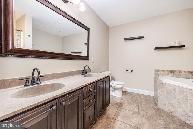 2005 GOLDEN COURT, Mechanicsburg, PA 17055