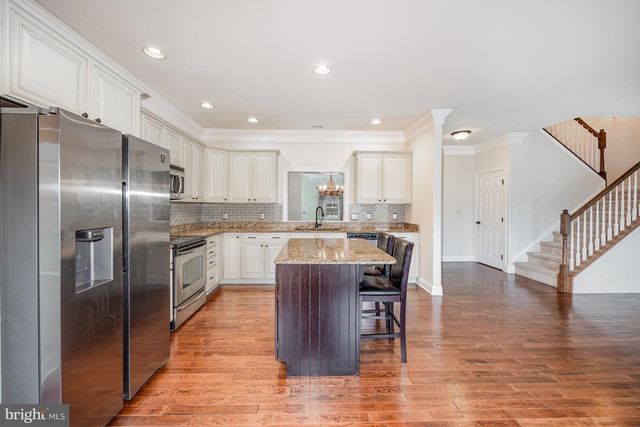 2005 GOLDEN COURT, Mechanicsburg, PA 17055