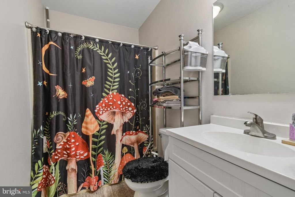 Image 8 of property listing at 801 OUTTEN RD, Salisbury, MD 21804