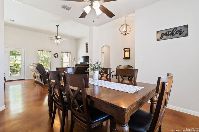 342 wood view, Bandera, TX 78003