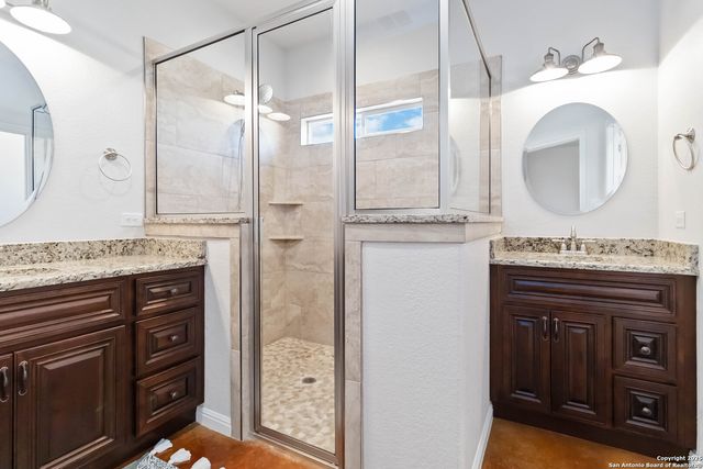 342 wood view, Bandera, TX 78003