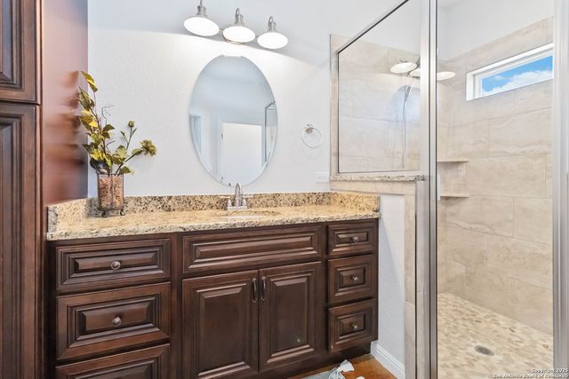 342 wood view, Bandera, TX 78003