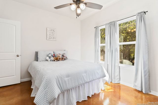 342 wood view, Bandera, TX 78003