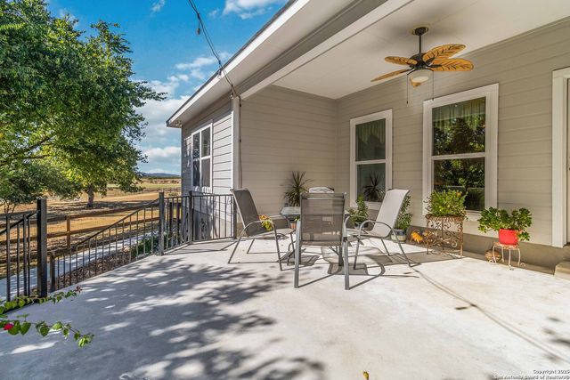 342 wood view, Bandera, TX 78003