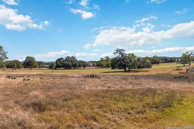 342 wood view, Bandera, TX 78003