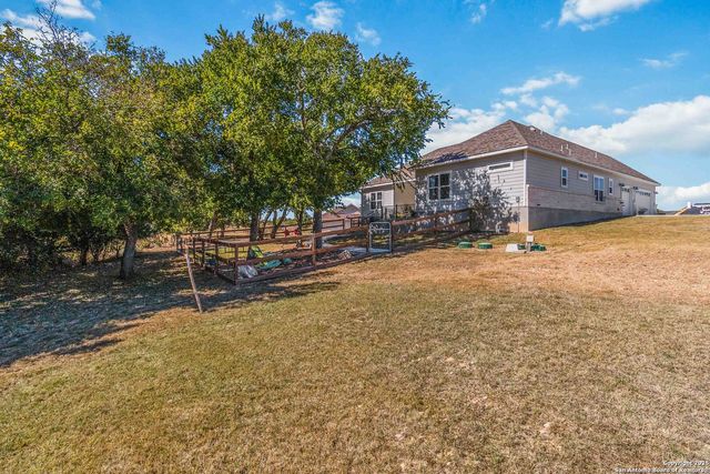 342 wood view, Bandera, TX 78003