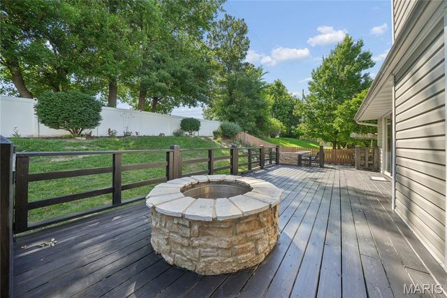 814 Emerald Place Drive, St Charles, MO 63304