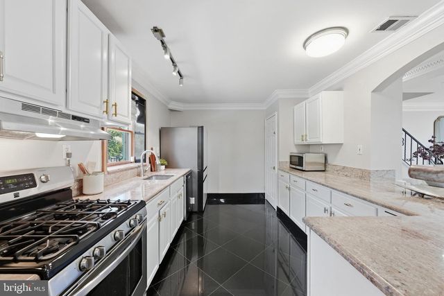 230 ASPEN ST, Alexandria, VA 22305