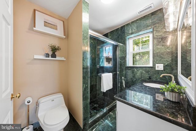 230 ASPEN ST, Alexandria, VA 22305