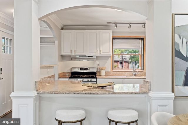 230 ASPEN ST, Alexandria, VA 22305