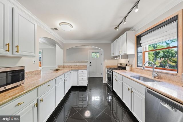 230 ASPEN ST, Alexandria, VA 22305