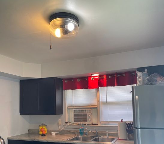 5530 W Van Buren Street, Chicago, IL 60644