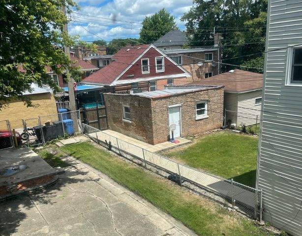 5530 W Van Buren Street, Chicago, IL 60644