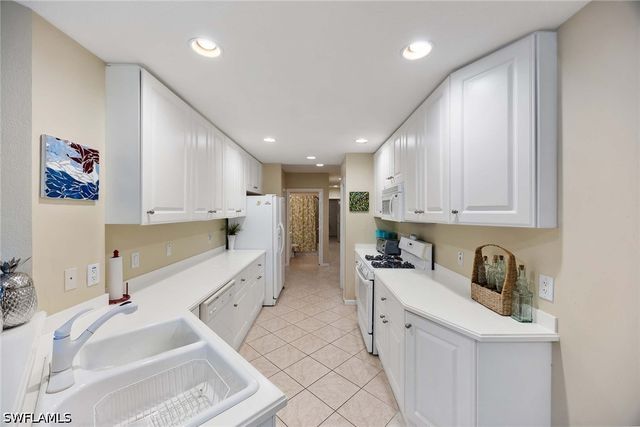 3955 Deer Crossing CT 103, Naples, FL 34114