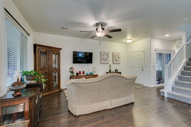 7350 Brisbane Hills Street, Las Vegas, NV 89166