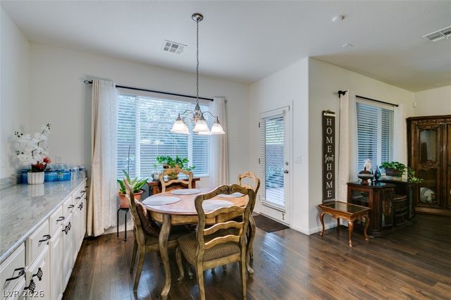 7350 Brisbane Hills Street, Las Vegas, NV 89166