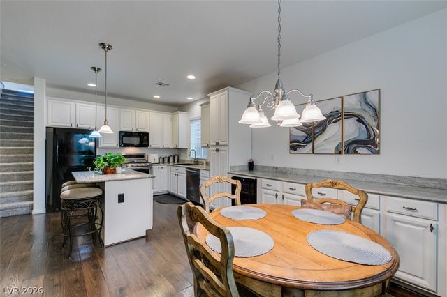 7350 Brisbane Hills Street, Las Vegas, NV 89166