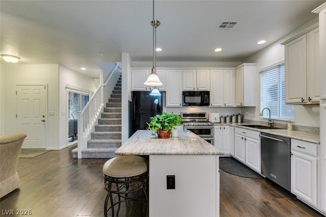 7350 Brisbane Hills Street, Las Vegas, NV 89166