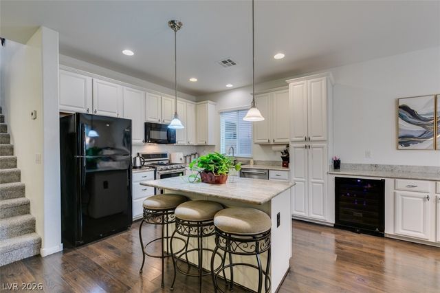 7350 Brisbane Hills Street, Las Vegas, NV 89166