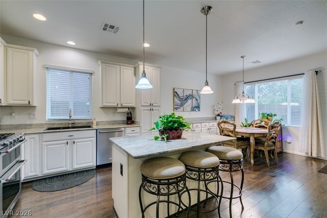 7350 Brisbane Hills Street, Las Vegas, NV 89166