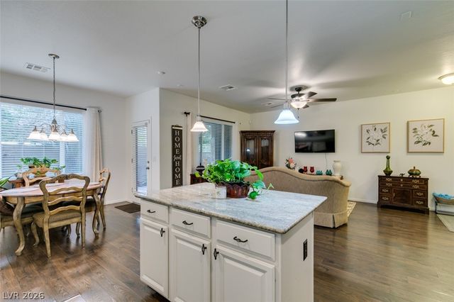 7350 Brisbane Hills Street, Las Vegas, NV 89166