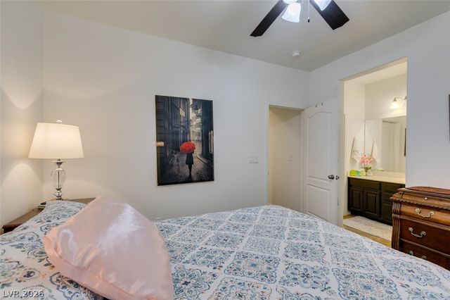 7350 Brisbane Hills Street, Las Vegas, NV 89166